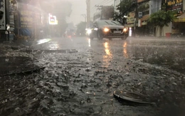 TP.HCM có 'mưa vàng' sau chuỗi ngày nắng khô người