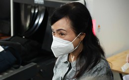 Hình ảnh bà Nguyễn Thị Kim Tiến hầu tòa vụ 2 bệnh viện đình trệ lãng phí 803 tỉ
