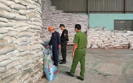 Bắt 3 người trong đường dây sản xuất phân bón giả, thu giữ trên 70 tấn hàng giả
