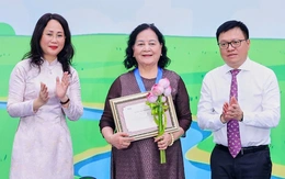 Cố họa sĩ, đạo diễn Ngô Mạnh Lân nhận giải ‘Thành tựu trọn đời - Hiệp sĩ Dế Mèn’