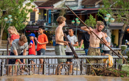 Đà Nẵng bêu tên người xả rác trên loa phường: 'Nhìn du khách nhặt rác Hội An mà thấy xấu hổ'