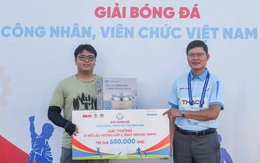 Nhận nồi lẩu từ TAPUHO, cậu thanh niên liền gửi cho mẹ ở quê