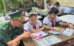 Thiếu nhi vùng biển vui hội đầu hè cùng bộ đội biên phòng