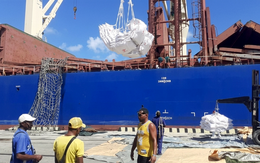 Tàu chở 15.000 tấn gạo viện trợ từ Trung Quốc cập cảng Cuba