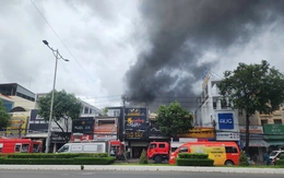 Cháy giữa trưa ở trung tâm TP Cần Thơ