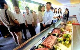 Với hơn 2,5 triệu học sinh, TP.HCM làm gì để suất ăn học đường được an toàn?