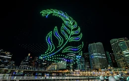 Gần 90 chiếc drone 'rụng như mưa' tại lễ hội Vivid Sydney