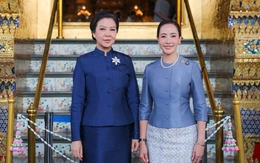 Phu nhân Ngô Phương Ly mặc trang phục truyền thống Thái Lan, thăm bảo tàng tại Bangkok