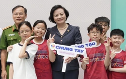 Phó thủ tướng: Nếu người lớn chậm 1 bước, trẻ em có thể chịu tổn thương trong thế giới 'ảo'