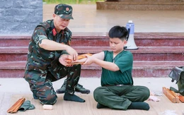 Hơn 300 thanh thiếu nhi Nghệ An tập làm chiến sĩ nhí