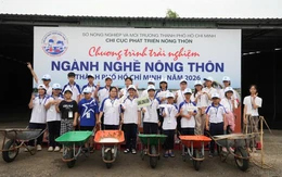 Hàng trăm học sinh TP.HCM háo hức làm diêm dân