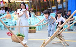 Khoảng trời thân ái thời trẻ thơ chưa có điện thoại thông minh