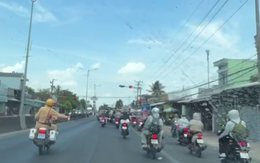 Cảnh sát giao thông dùng xe đặc chủng dẫn đường, kịp thời cứu người bị cao huyết áp nguy kịch