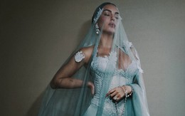 Bạn gái Ronaldo gây “choáng” Met Gala với chuỗi tràng hạt hơn 210 tỉ đồng