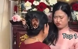 Cô dâu nín khóc tức thì vì mẹ cho quà khủng