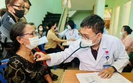 Bộ Y tế đề xuất 6 mức phụ cấp ưu đãi theo nghề với nhân viên y tế: Cao nhất 100%