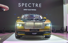 Người Việt ngày càng thích xe điện, chơi xe siêu sang cũng là Rolls-Royce Spectre