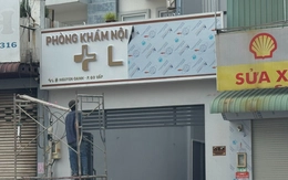 Sau phản ánh của Tuổi Trẻ, biển hiệu của trung tâm ‘giải cơ phòng đột quỵ’ biến mất