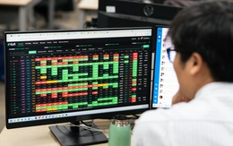 Chứng khoán 8-5: VN-Index lập đỉnh mới nhưng danh mục vẫn lỗ, hướng đi nào cho nhà đầu tư?