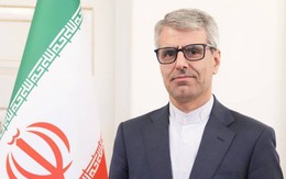 Iran nhắn Mỹ: Đừng tưởng nhe răng nanh là đang cười