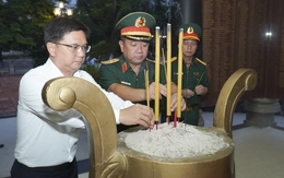 Khảo sát vị trí có thể là nơi chôn tập thể liệt sĩ hy sinh năm 1968 tại công viên Lê Thị Riêng