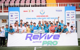Tiếp sức cầu thủ giữa nắng nóng 35 độ C