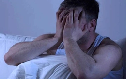 Thiếu ngủ kéo dài có thể khiến nam giới 'tuột dốc' chuyện chăn gối