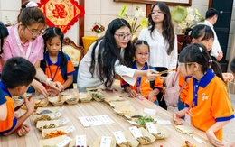 Thiếu niên TP.HCM học làm túi thơm, tìm hiểu cách người Trung Quốc ăn Tết Đoan Ngọ