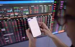 Cổ phiếu 'vua' dẫn sóng, kéo VN-Index về sát mốc tham chiếu