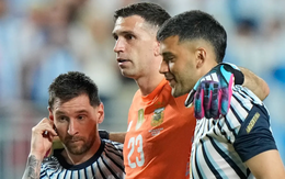 Thủ môn Argentina từ chối phẫu thuật ngón tay gãy để kịp dự World Cup
