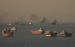 Ba siêu tàu chở dầu treo cờ Saudi Arabia vượt eo biển Hormuz ngay sau thỏa thuận Mỹ - Iran