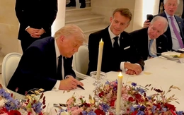 Ông Trump ký thỏa thuận với Iran ngay trên bàn tiệc Cung điện Versailles