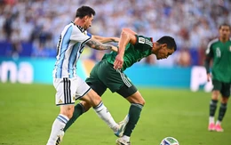 Algeria kiện Messi vì 'chơi xấu'
