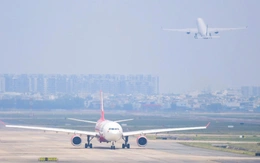 'Vật thể lạ' ở gần sân bay và khoảng trống ý thức