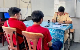 Dùng xe buýt 2 tầng chở hoa hậu Hương Giang 'diễu hành', tài xế và chủ xe bị lập biên bản