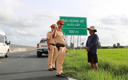 Làm gì để dân không còn chạy mô tô, xe gắn máy trên cao tốc Lộ Tẻ - Rạch Sỏi?