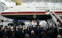 Ông Trump ra mắt chuyên cơ 'Nhà Trắng trên không' do Qatar tặng