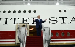 Ông Trump chính thức ra mắt chuyên cơ Không lực Một mới của Qatar tặng