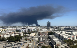 Nhà kho đông lạnh cháy suốt 4 ngày, Los Angeles ban bố tình trạng khẩn cấp