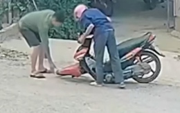 Video hài nhất tuần qua: 'Vồ ếch' liên tục khi chạy xe máy vì say rượu
