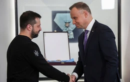 Cựu Thủ tướng Ba Lan yêu cầu Ukraine trả lại xe tăng và tiêm kích