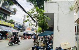 Cận cảnh công trình siêu mỏng 13,8m² chắn trước nhà dân ở Đà Nẵng