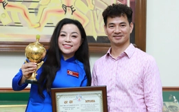 Ca sĩ Tố Nga hát tiếng Triều Tiên, giành cúp vàng Liên  hoan nghệ thuật quốc tế 20 quốc gia