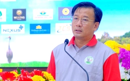 Đồng Tháp đón thêm 6 sếu đầu đỏ về Vườn quốc gia Tràm Chim