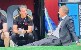 HLV tuyển Canada gây tranh cãi với khoảnh khắc 'ngồi chill' ở World Cup