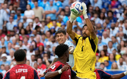 Thủ môn Vozinha của Cape Verde bất ngờ 'đắt hàng' sau World Cup