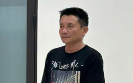 Nhậu say, người đàn ông lái ô tô tông quán dê Huynh Đệ rồi thách thức công an