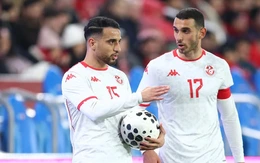 Hậu vệ Tunisia 'biến mất' bí ẩn, HLV Hà Lan tức giận
