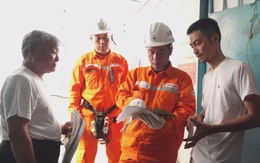 Phía sau nguồn điện ổn định mùa nắng nóng