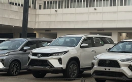 Thị trường TP.HCM ngày 27-6: Xe cũ giảm hàng chục triệu; chôm chôm, sầu riêng vào mùa kéo giá giảm
